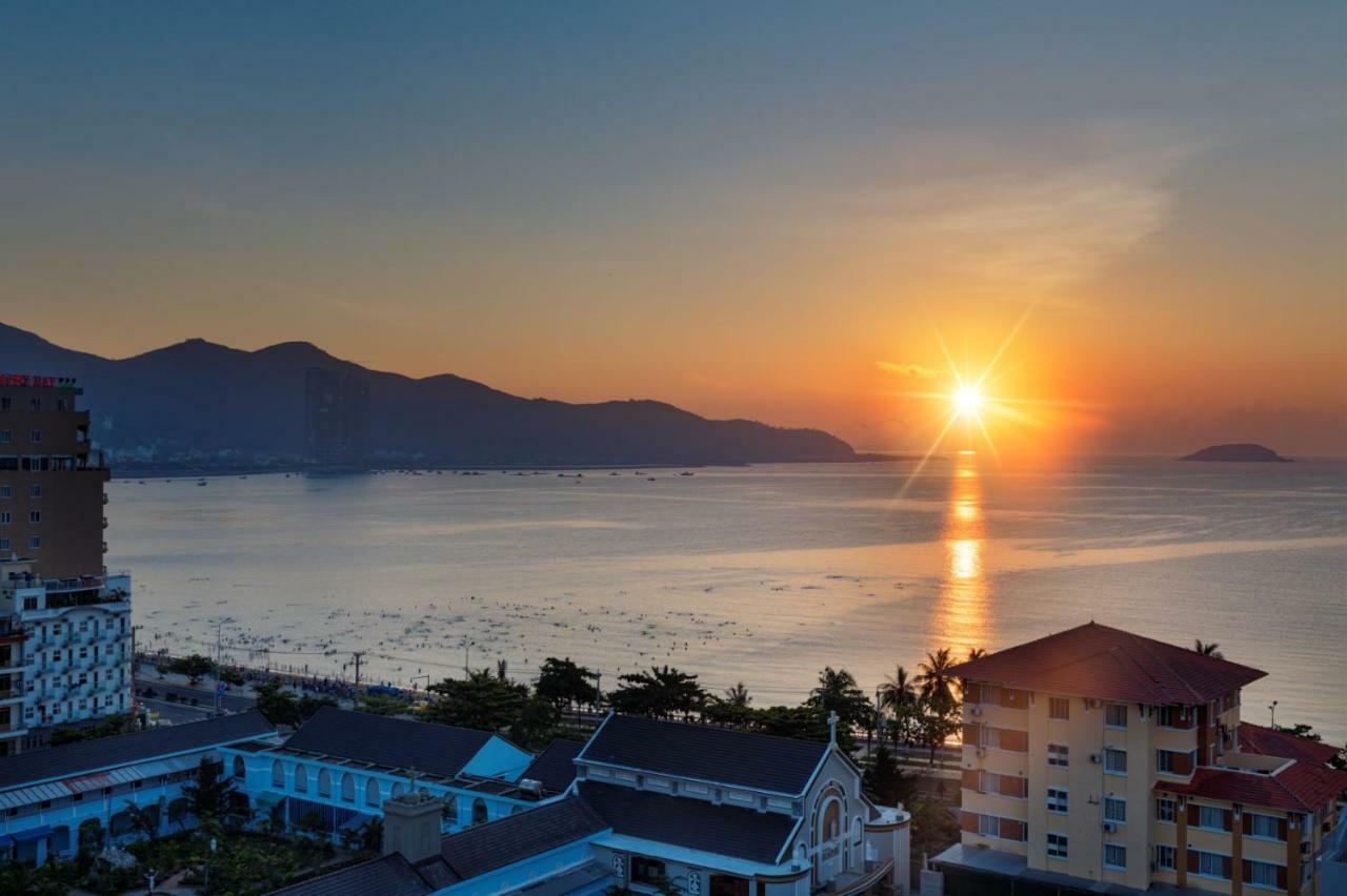 Aston Nha Trang City Hotel Exterior foto